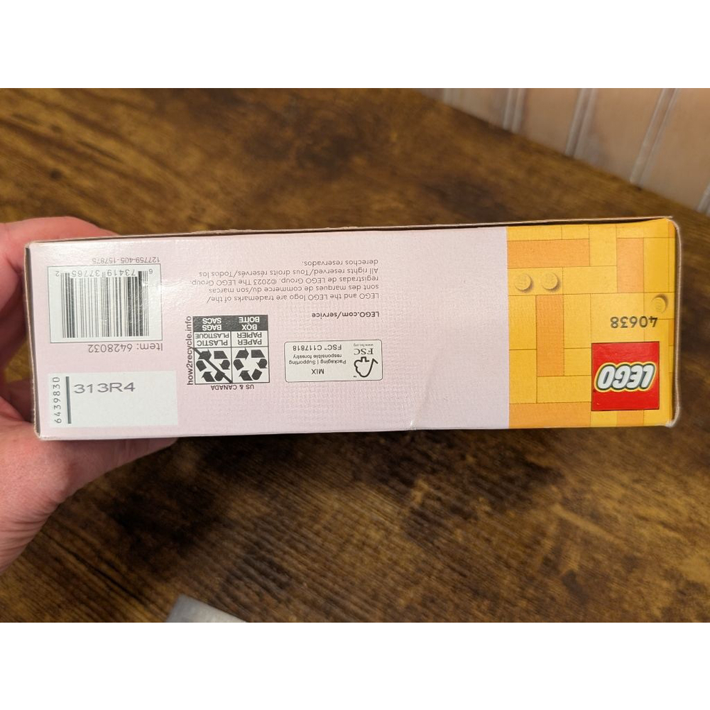 NIB LEGO 7" Heart Wreath Set Sealed - Picture 8 of 9